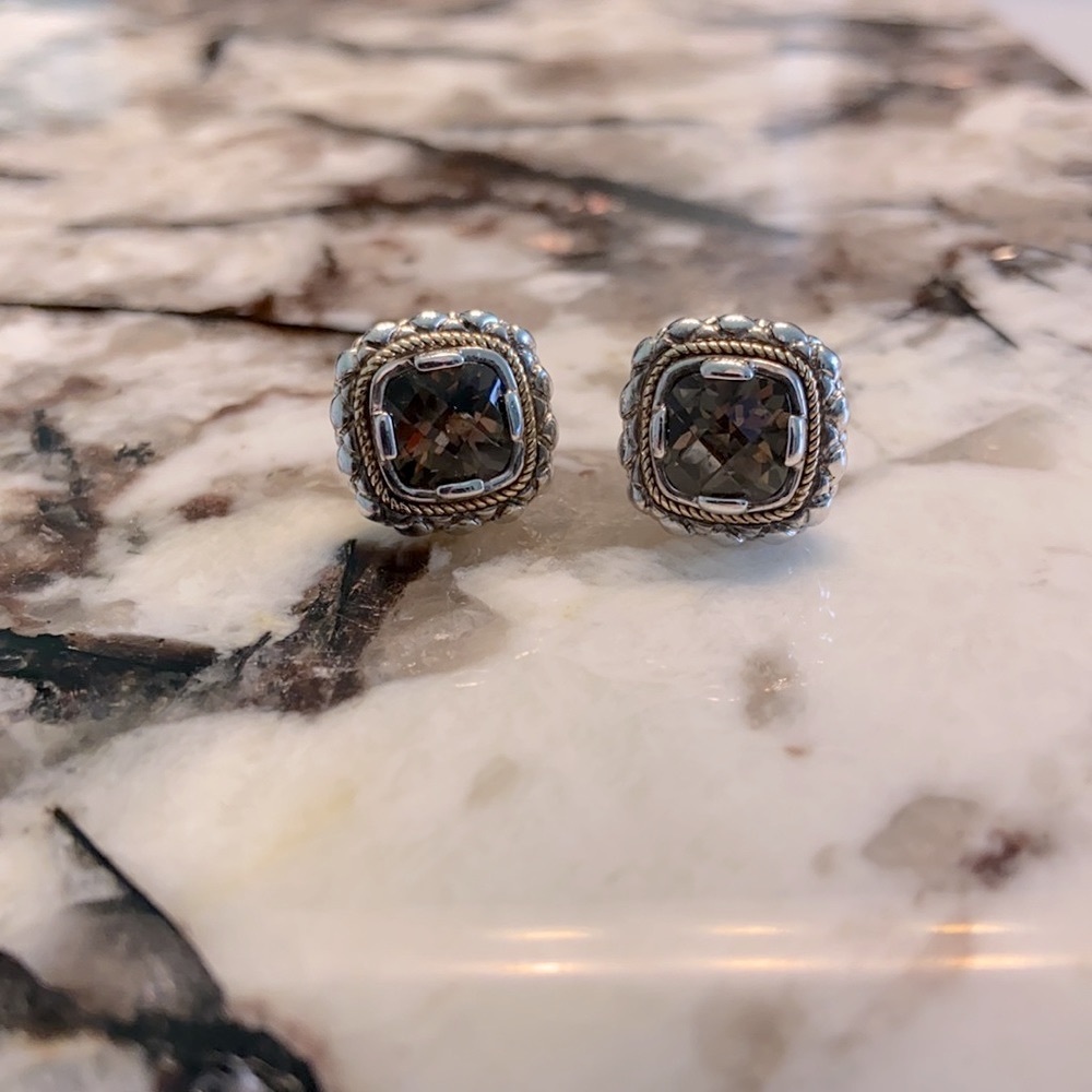 Gorgeous luxurious topaz and gold studs